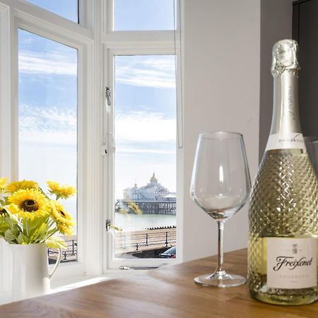 Pier View - Stylish Flat With Sea Views Apartman Eastbourne Kültér fotó