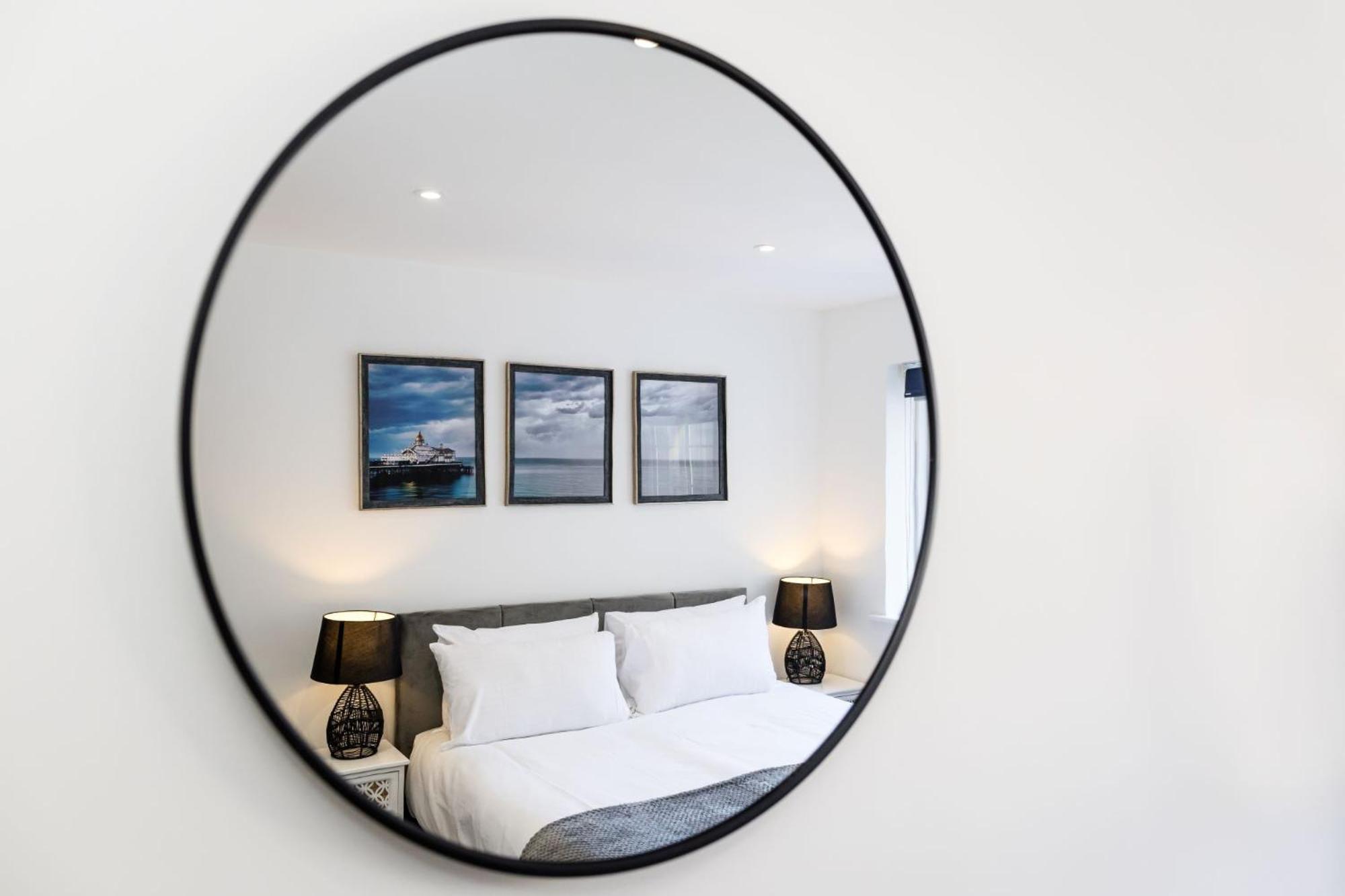 Pier View - Stylish Flat With Sea Views Apartman Eastbourne Kültér fotó