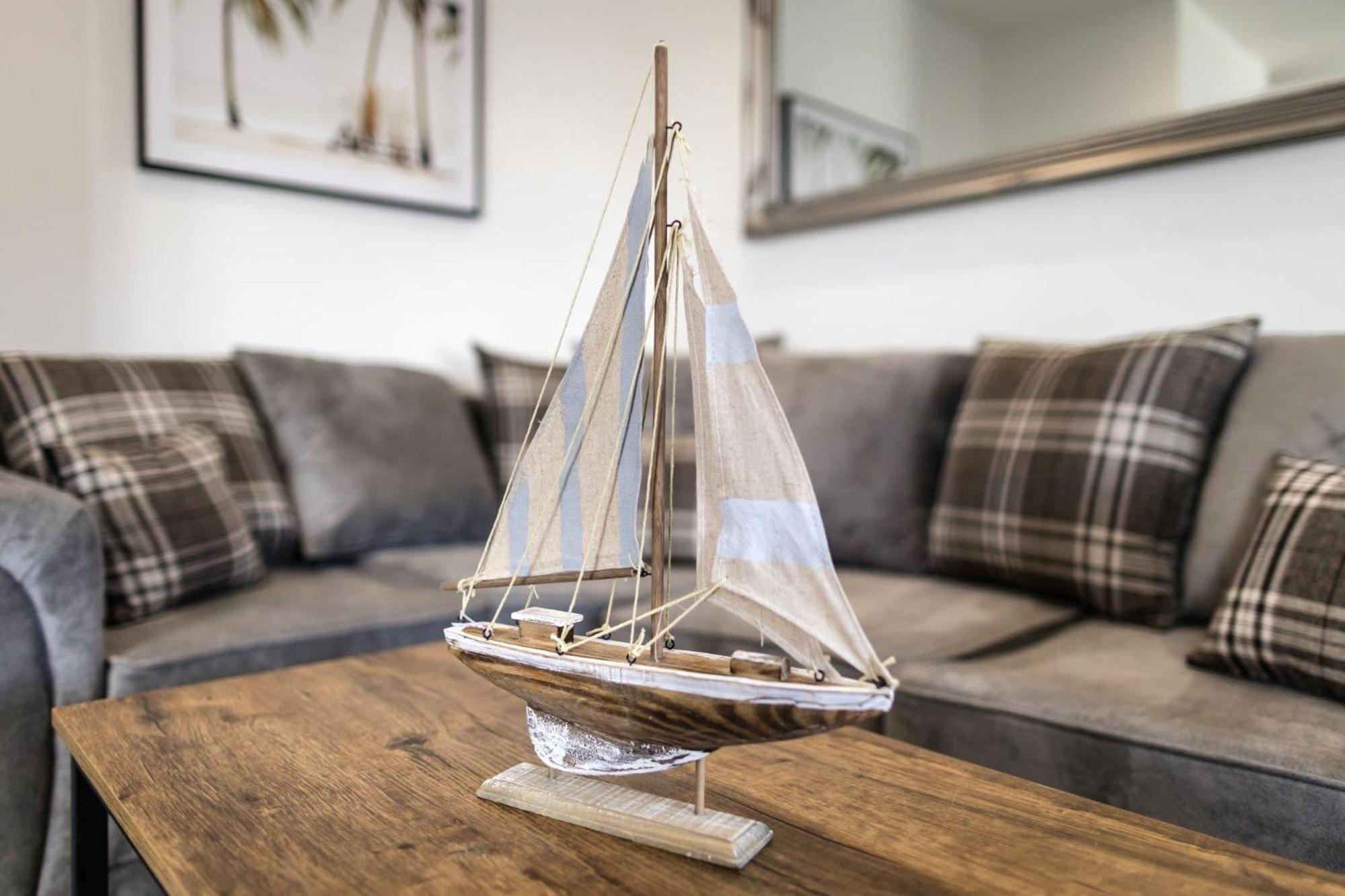 Pier View - Stylish Flat With Sea Views Apartman Eastbourne Kültér fotó