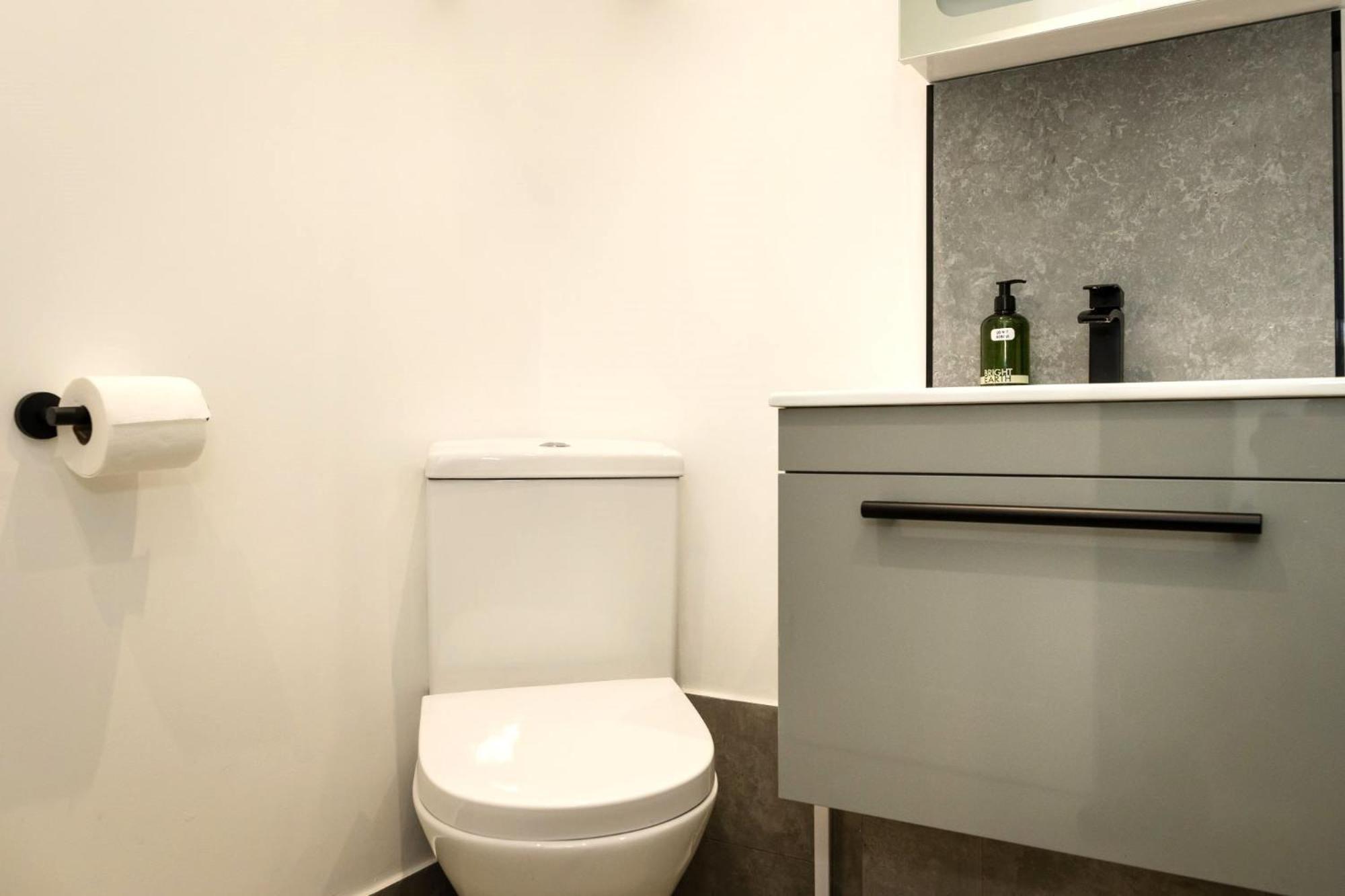 Pier View - Stylish Flat With Sea Views Apartman Eastbourne Kültér fotó